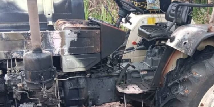 Farmers in Belgaum set fire to tractors carrying sugarcane to Maharashtra due to delay in payment