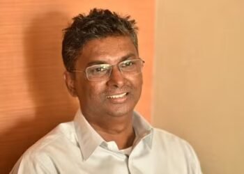 Satish Jarakiholi announces ₹100 crore grant for DC office complex construction