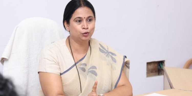 Lakshmi Hebbalkar faces backlash as Belgaum journalists denounce statement, branding them as immature and unintelligent