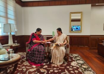 Lakshmi Hebbalkar visited Smrithi Irani requested for funding Belgaum initiatives