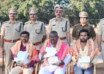 Belgaum police commissioner honors civilians for swift action