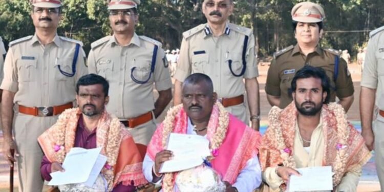Belgaum police commissioner honors civilians for swift action