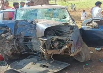 Six dead as a car collides with a tree in Belgaum