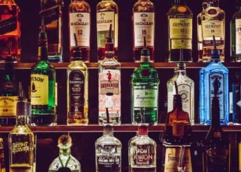 Police crack down on illegal liquor sales, Three arrested