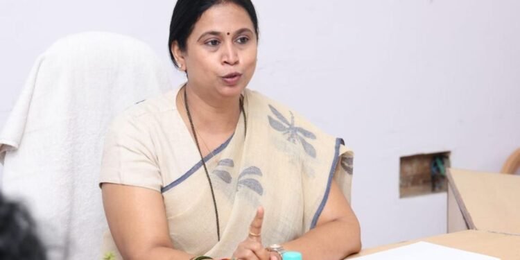 Laxmi Hebbalkar calls on BJP Leaders to Address Sex Scandal