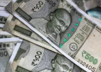 Police Seize 20 Lakh Cash, Arrest 5 Congress Members for Distributing Money