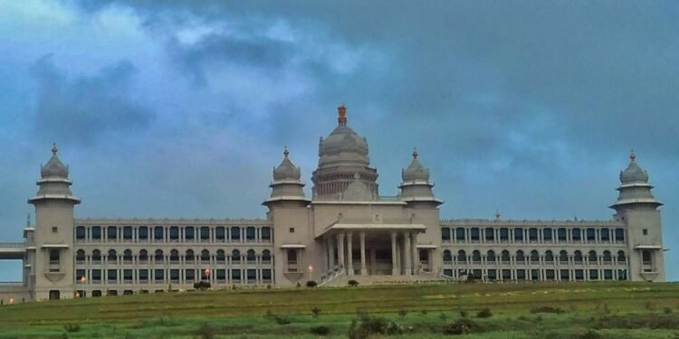 Belgaum approves Rs. 137.70 Cr for housing; plans public toilets, addresses road concerns