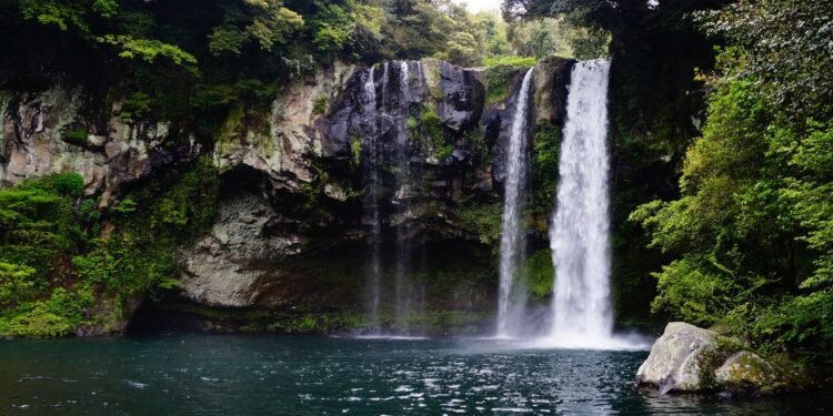 Forest Department Implements Ban on Access to Khanapur Taluka Waterfalls for Tourist Safety