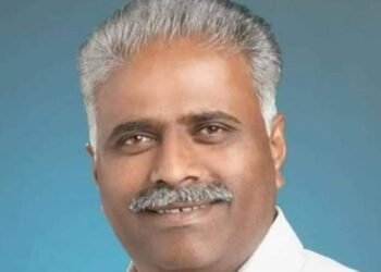 Kadadi Chairs Rail Meeting, Pushes for Vande Bharat Extension in Belgaum