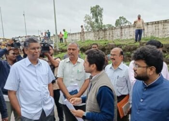 Satish Jarkiholi Reviews Flood Preparedness in Belgaum Amid Rising River Levels