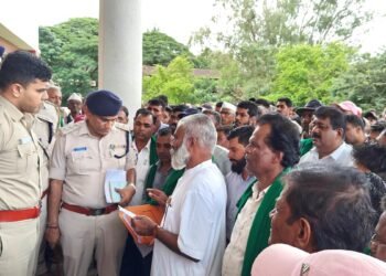 Farmers Accuse BJP MLA Abhay Patil of Illegally Seizing 155 Acres of Land