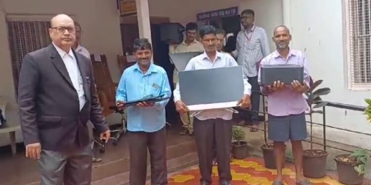 Farmers Seize Assistant Commissioner’s Office Supplies in Belgaum Over Delayed Compensation
