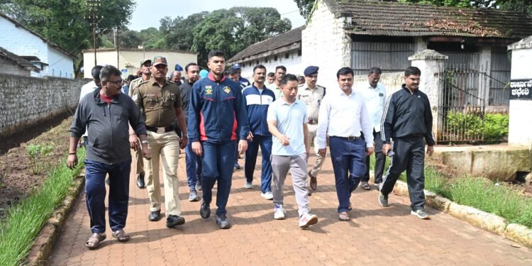 Hindalga Jail raided by police; contraband items seized and investigation underway