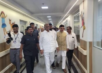 Sharad Pawar Visits KLE’s 300-Bed Cancer Hospital in Belgaum, Praises Rapid Progress