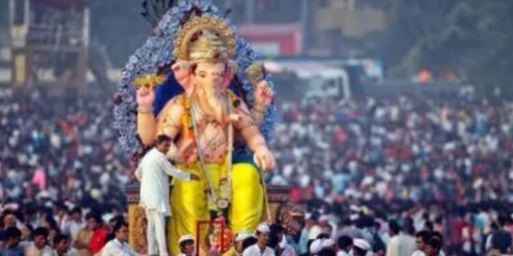 Devotee killed in tractor accident at Patil Galli during immersion procession