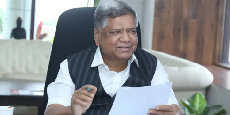 Belagavi MP warns of exposing forces blocking Vande Bharat extension