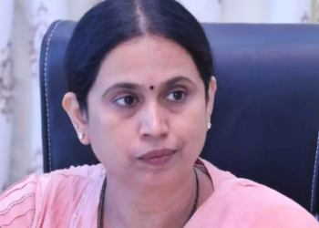 Belagavi Girl Receives Support from Minister Hebbalkar for Education