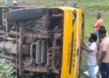 Two farm workers killed, 20 injured in Belagavi road accident
