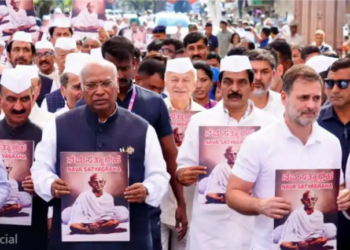 Karnataka CM Siddaramaiah Inaugurates Memorial Auditorium and Gandhi Statue in Belagavi