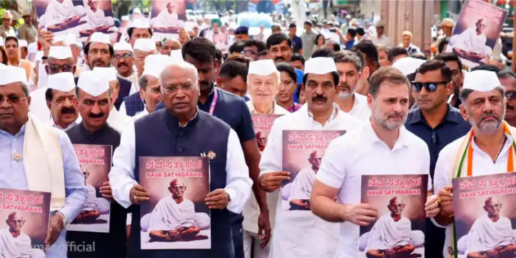 Karnataka CM Siddaramaiah Inaugurates Memorial Auditorium and Gandhi Statue in Belagavi