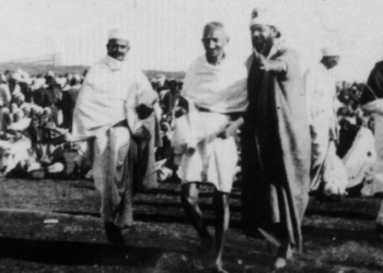 Ninth Standard girl from Adarsh Vidyalaya to receive bravery award for saving woman from suicide