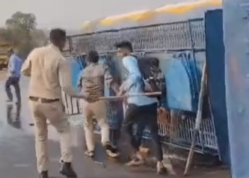 Fuel spill from overturned diesel tanker blocks Belagavi highway traffic