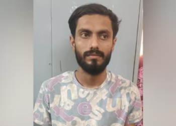 Belagavi farmers protest cabbage price crash, submit memo to DC