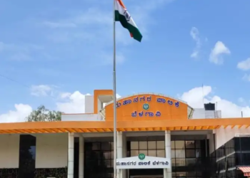 Belagavi farmers protest cabbage price crash, submit memo to DC