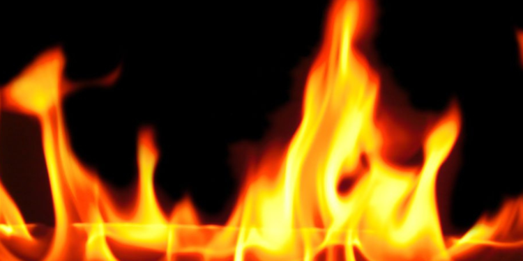 Massive fire erupts at Koganoli Toll Plaza in Belagavi, thick smoke engulfs area