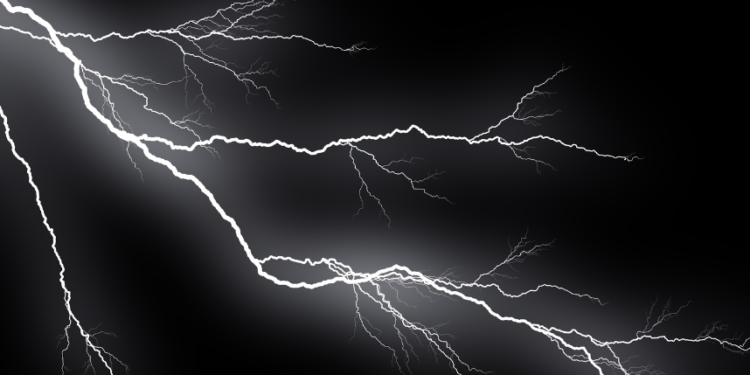 Farm women die in lightning strike while returning home in Belagavi