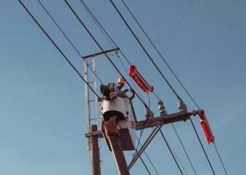 Power line repair turns fatal for HESCOM lineman in Belagavi