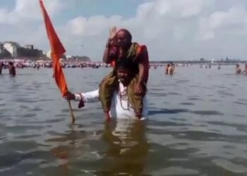 220 km, 9 days on foot: Son carries 100-year-old mother for Vitthal darshan