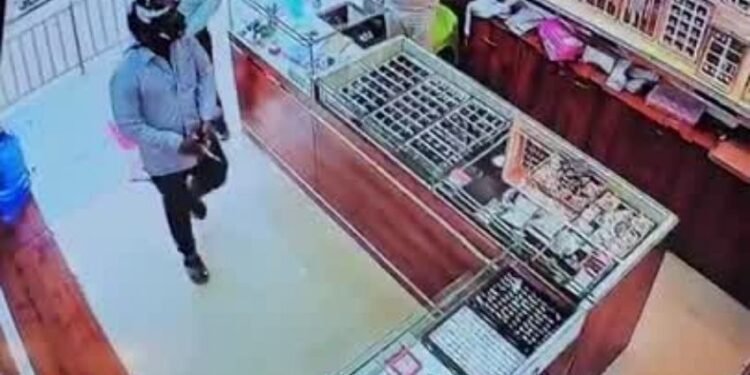 Private bus accident near Hirebagewadi leaves two dead, several injured