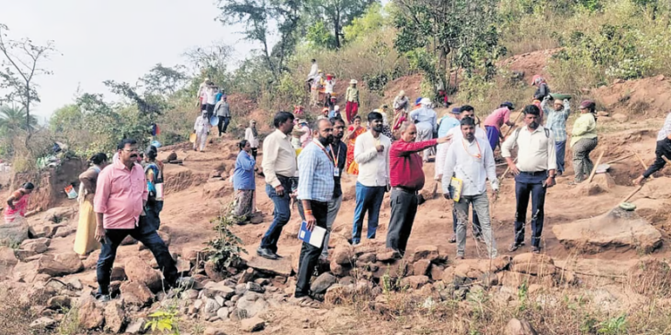 Belagavi police seize dangerous manja, file cases against shop owners