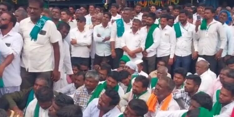 Students join farmers’ protest in Belagavi as BJP backs ₹3,500 per tonne sugarcane demand