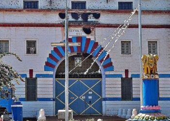 Belagavi DC warns illegal clinics after raid on unlicensed skin centre