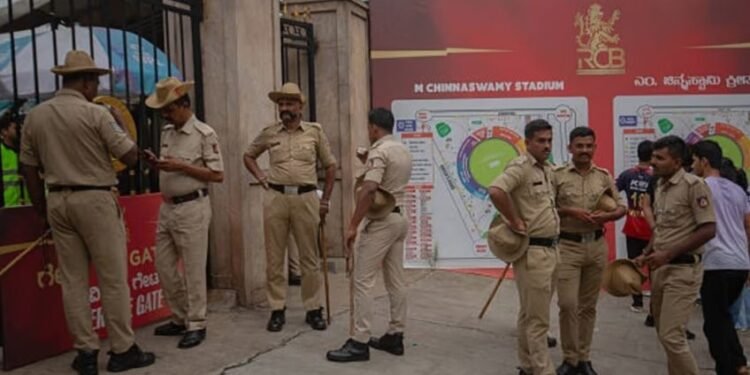 RTI Activist Seeks Immediate End to Free Meals for MLAs During Winter Session