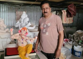 Belagavi Sculptor Introduces Eco-Friendly Paper Ganesha Idols