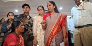 Karnataka Women’s Commission Head Criticizes Belagavi Hospital Over Inadequate Maternity Facilities