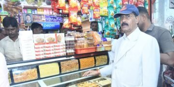 Deputy Lokayukta B. Veerappa orders seizure of expired food items at Belagavi Central Bus Stand