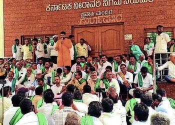 Farmers in Gurlapure vow state-wide bandh if CM's meeting on sugarcane price fails