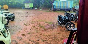 Heavy Rain Disrupts First Day of Kittur Utsava in Channamma's Kittur