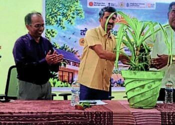 MLA Viththal Halagekar Launches Solar Power Campaign at Khanapur HESCOM Office