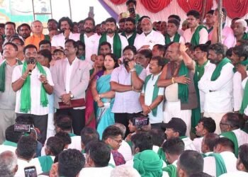 Mudalgi farmers' assembly to set next protest steps after pricing talks stall