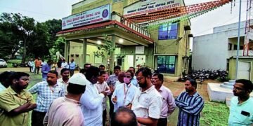 Municipal Staff Assaulted During Footpath Clearance at Nathpai Circle in Belagavi