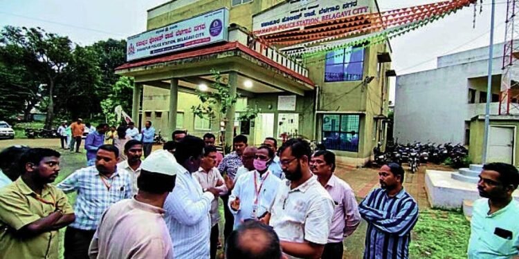 Municipal Staff Assaulted During Footpath Clearance at Nathpai Circle in Belagavi
